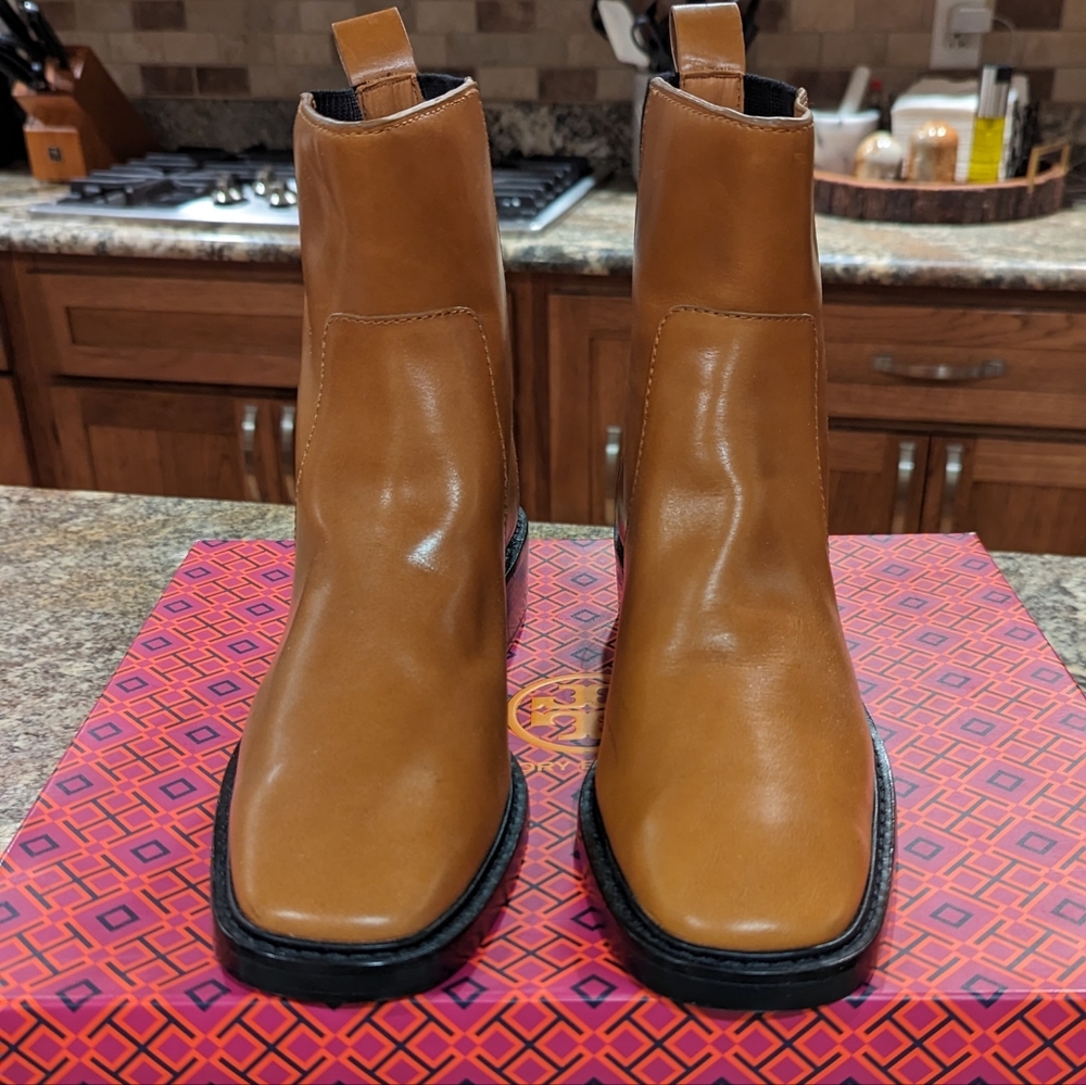 Tory Burch New with box Chelsea Sierra Antik Boots Size 9